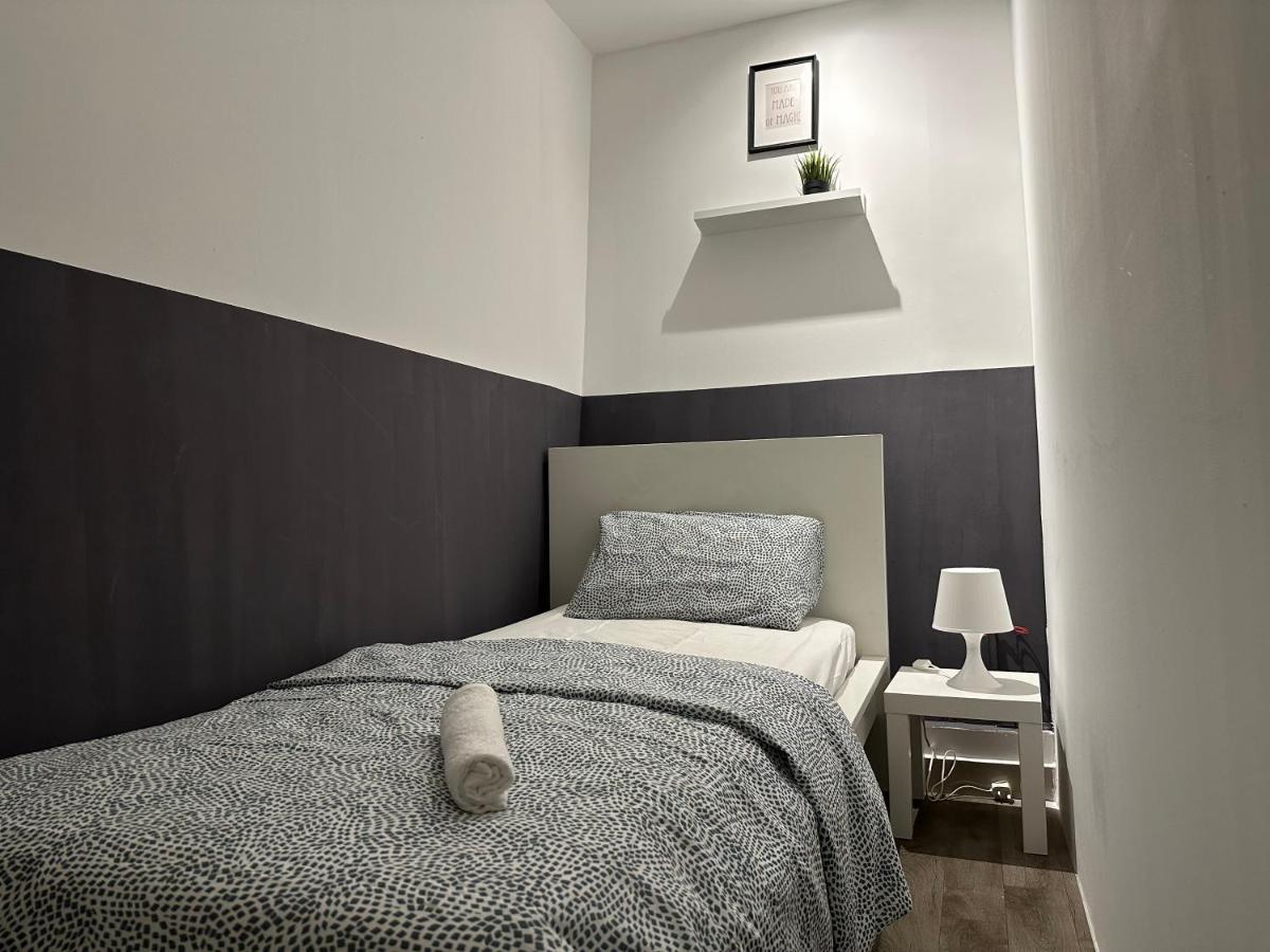Traveller Partition Room In Al Barsha 1 Near Metro Dubaj Zewnętrze zdjęcie