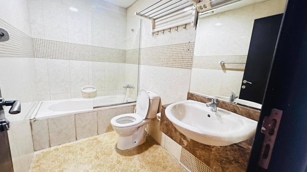 Traveller Partition Room In Al Barsha 1 Near Metro Dubaj Zewnętrze zdjęcie