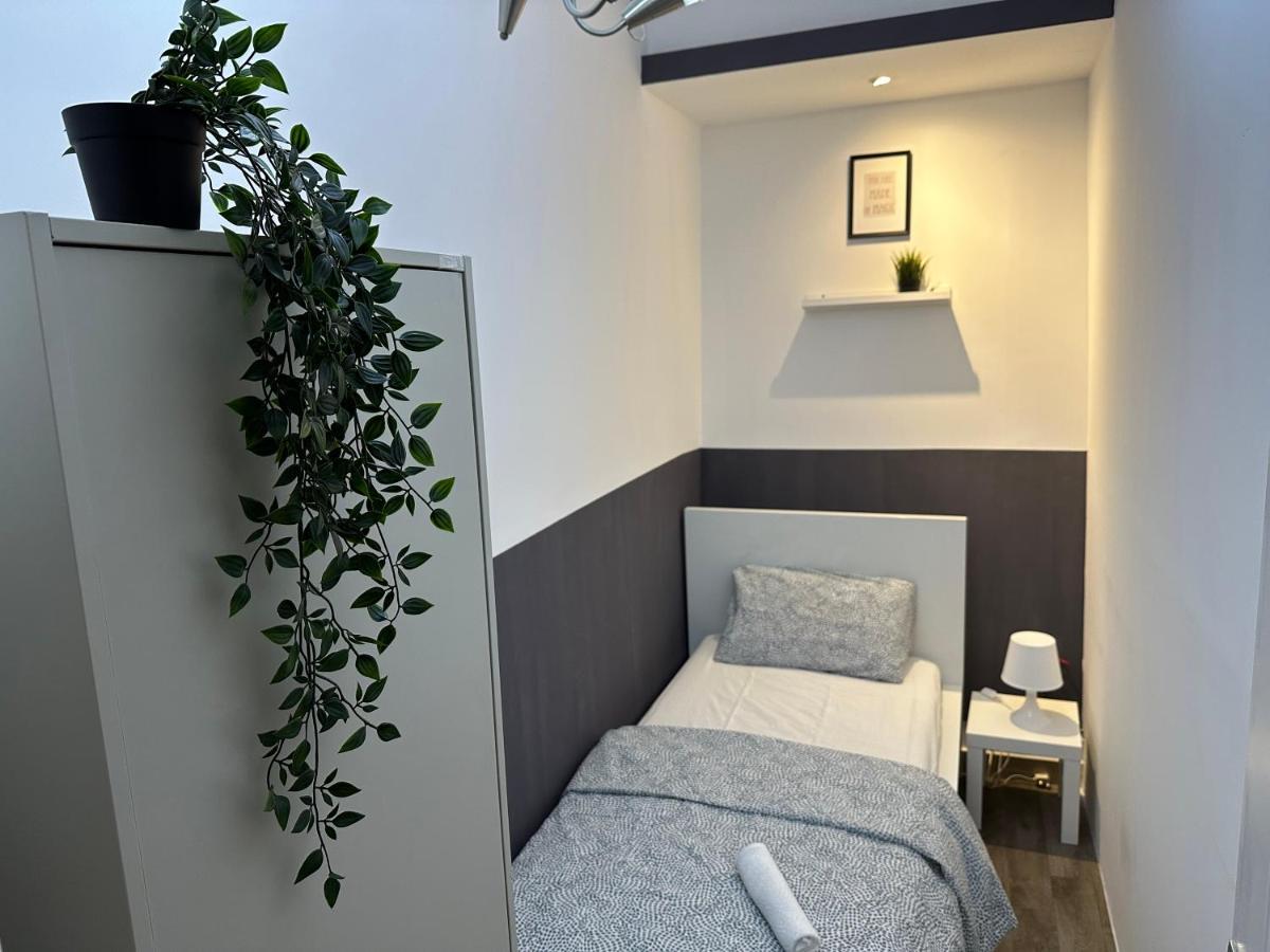 Traveller Partition Room In Al Barsha 1 Near Metro Dubaj Zewnętrze zdjęcie