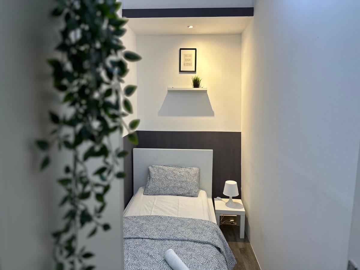 Traveller Partition Room In Al Barsha 1 Near Metro Dubaj Zewnętrze zdjęcie