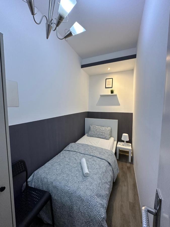 Traveller Partition Room In Al Barsha 1 Near Metro Dubaj Zewnętrze zdjęcie